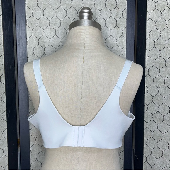Vanity Fair Underwire Bra - Picture 3 of 8